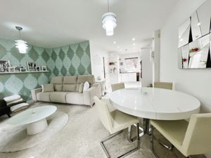 Lounge Diner- click for photo gallery